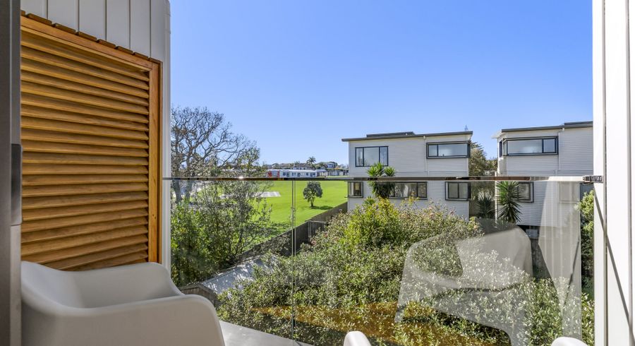  at 7/16 Williamson Avenue, Belmont, North Shore City, Auckland