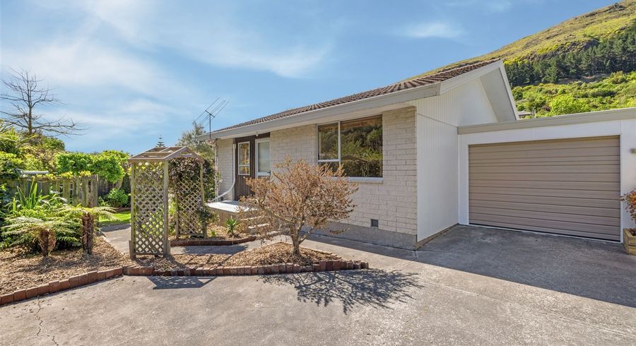 at 2/3 Cascade Place, Sumner, Christchurch
