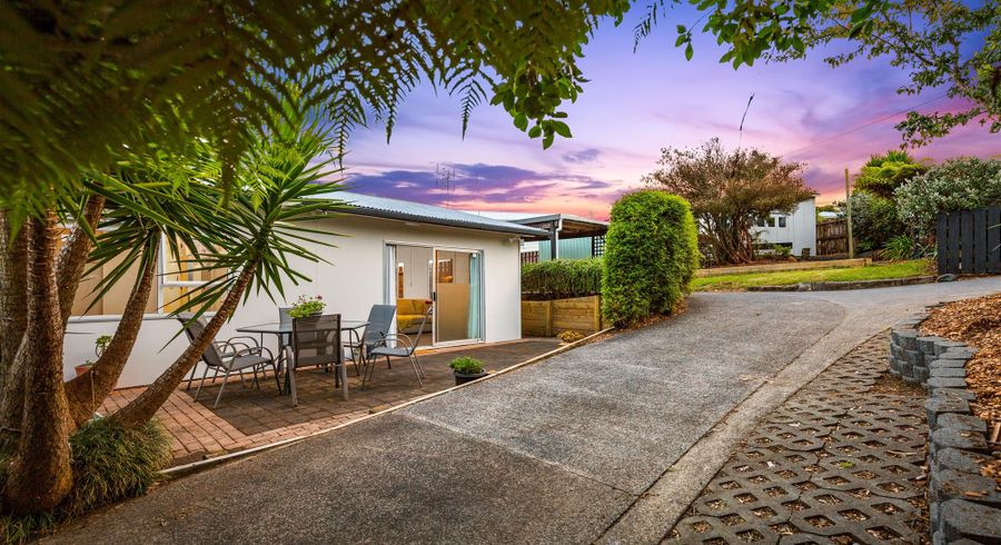  at 2/1 Burnham Road, Waitākere, Auckland