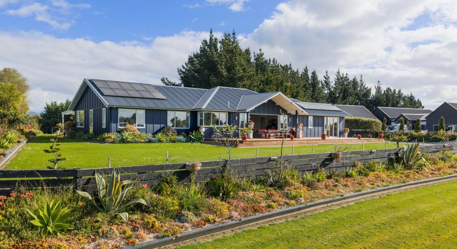  at 37 Branksome Place, Aokautere, Palmerston North, Manawatu / Whanganui