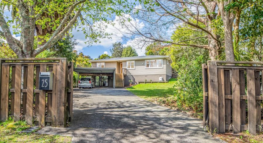  at 25 Ramillies Place, Glenfield, Auckland
