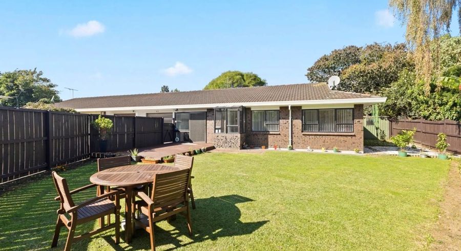  at 2/30 Kindergarten Drive, Conifer Grove, Papakura, Auckland