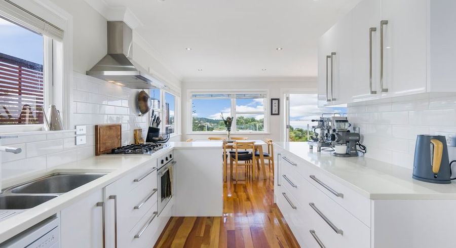  at 16 Hadfield Street, Beach Haven, Auckland