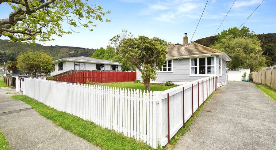 at 2/98 Strand Crescent, Naenae, Lower Hutt