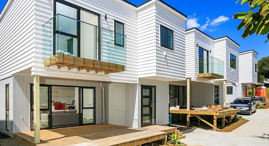  at 15C Bond Crescent, Forrest Hill, Auckland