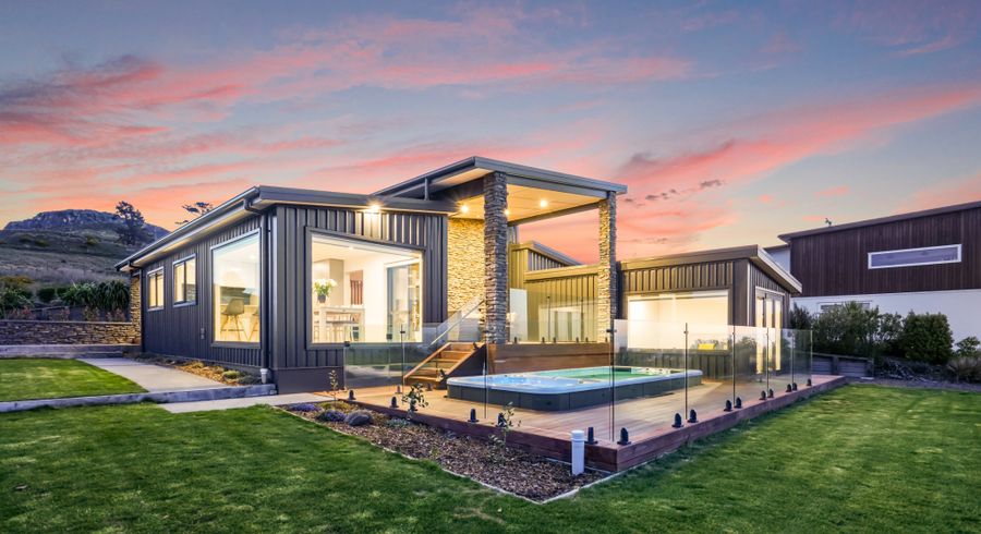 at 1 Ridgeway Place, Sumner, Christchurch City, Canterbury