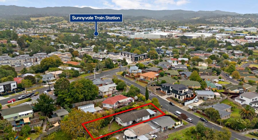  at 2/18 Wattle Road, Sunnyvale, Waitakere City, Auckland