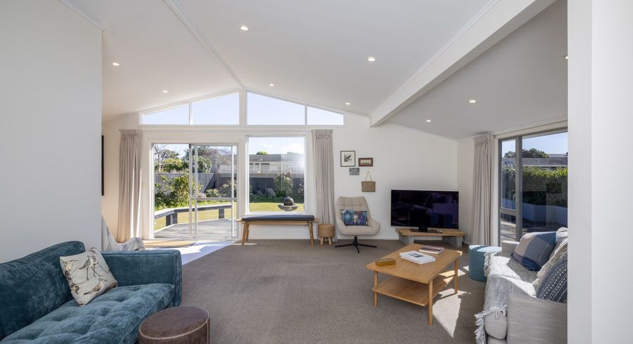  at 11 Hadfield Place, Paraparaumu Beach, Kapiti Coast, Wellington