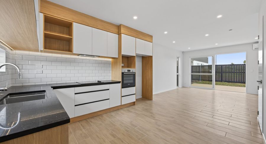  at 8 Longview Oak Lane, Rosehill, Papakura, Auckland