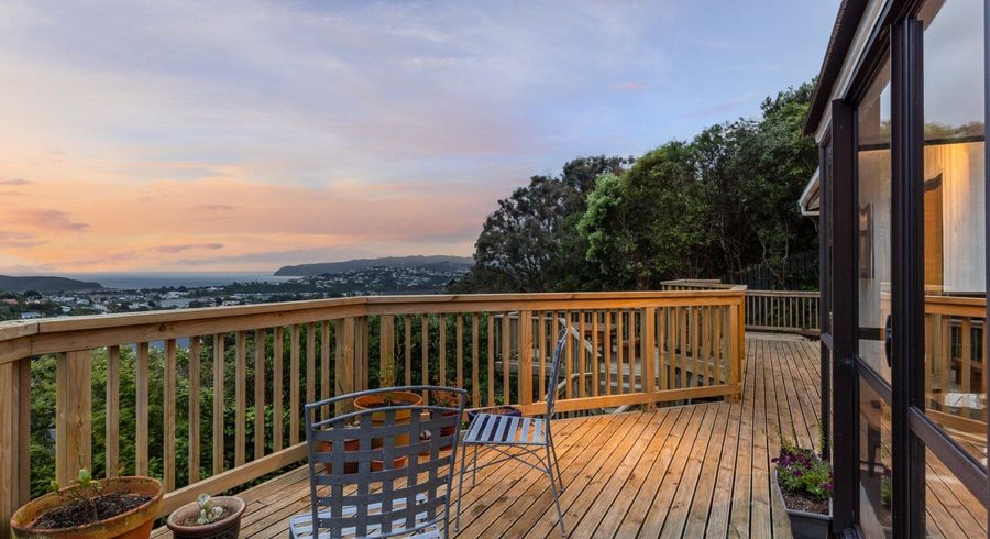  at 40 Mercury Way, Whitby, Porirua