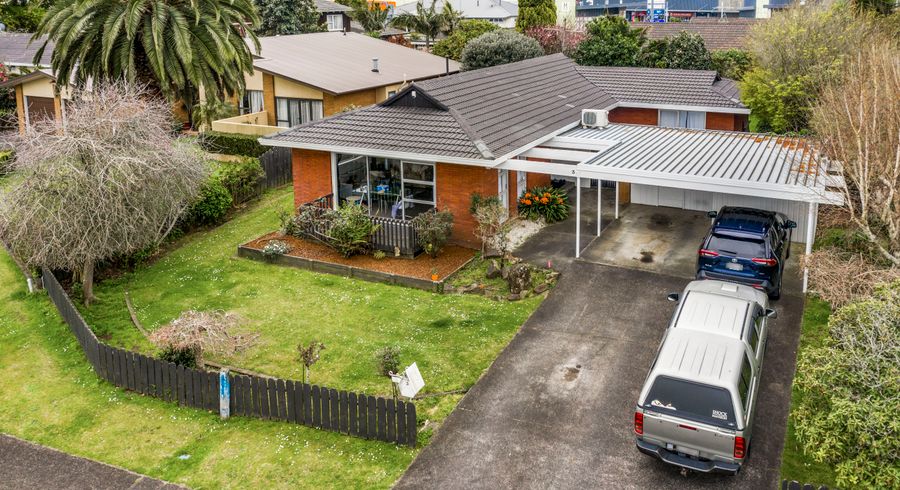  at 3 Tulloch Place, Conifer Grove, Takanini