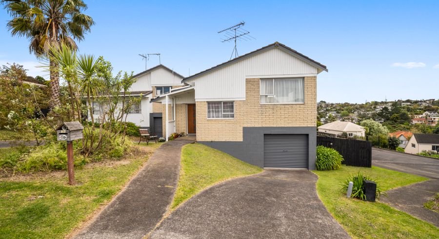  at 2/6 Finchley Road, Torbay, Auckland