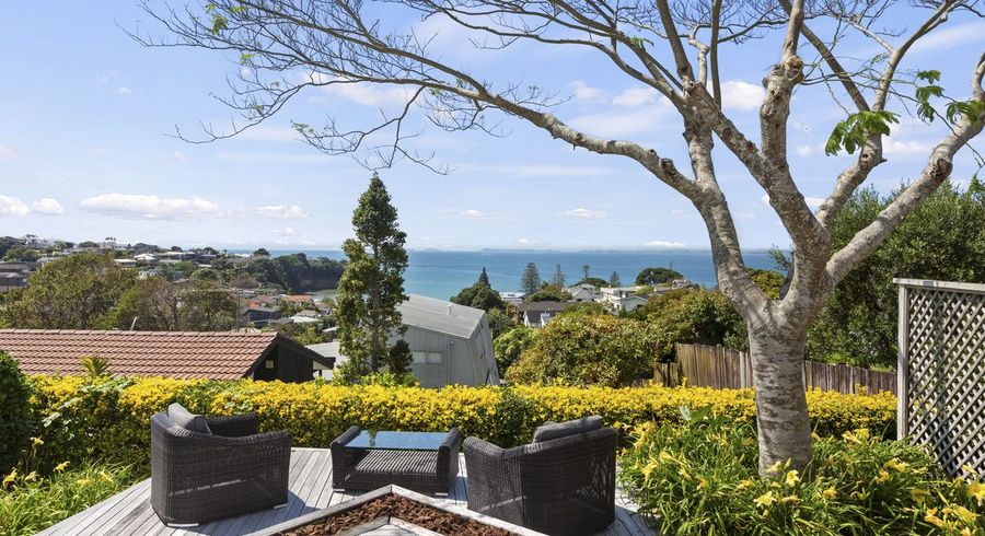  at 825 Beach Road, Browns Bay, Auckland
