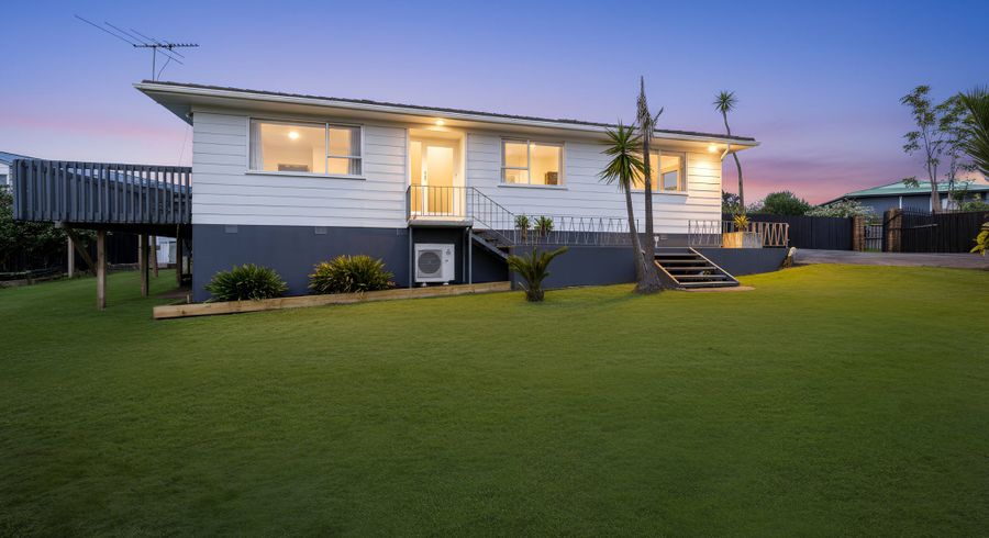  at 6 Hueglow Rise, West Harbour, Waitakere City, Auckland