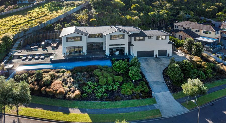  at 16 Schopolo Place, Schnapper Rock, Auckland