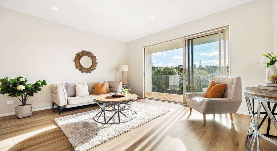  at 1B Taupiko Place, Green Bay, Waitakere City, Auckland