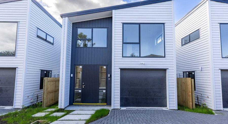  at 6 Kaweka Street, New Lynn, Auckland