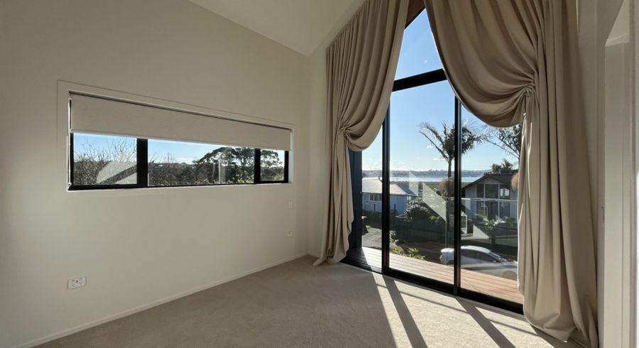  at 27 Dawnhaven Drive, Te Atatu Peninsula, Auckland