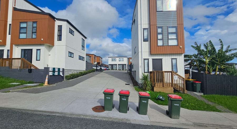  at 9/6 Kereru Street, Henderson, Auckland