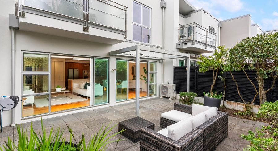  at 5/258 Hurstmere Road, Takapuna, North Shore City, Auckland