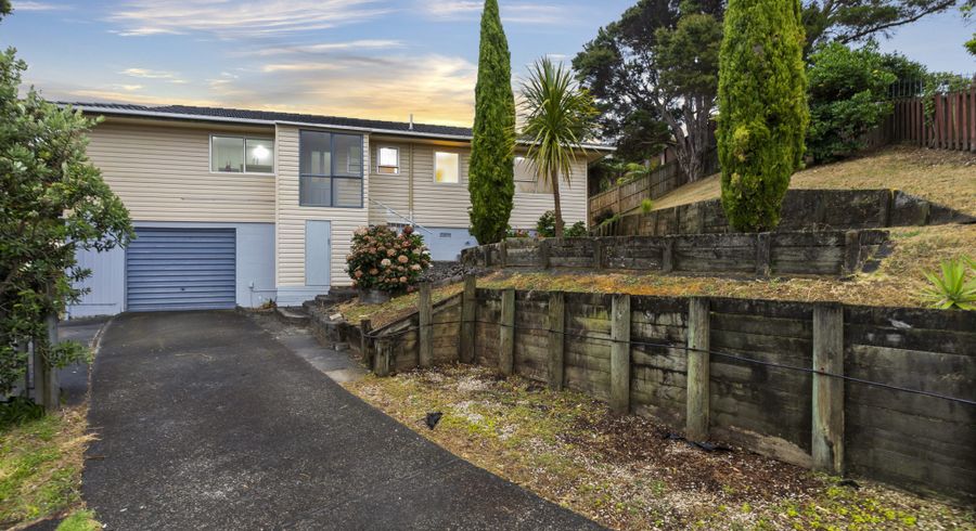  at 1/73 Girrahween Drive, Tōtara Vale, Auckland