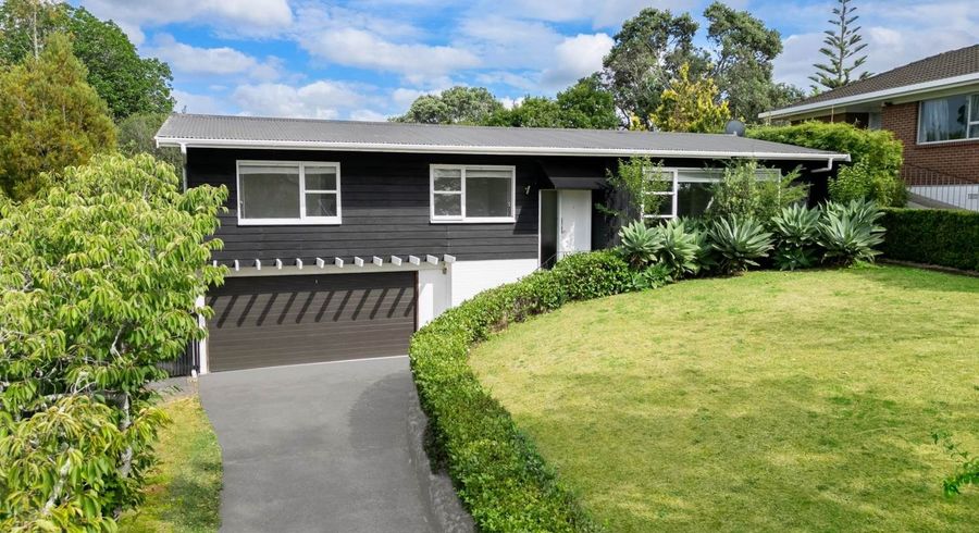  at 46 Woodstock Road, Forrest Hill, Auckland