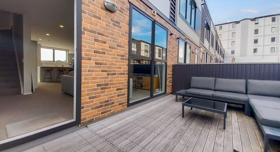  at 24/1 Glenside Crescent, Grafton, Auckland