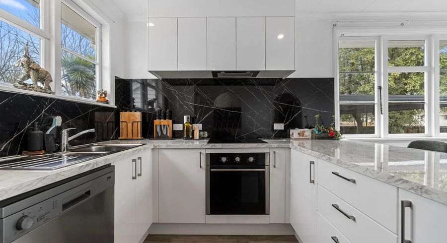  at 6 Kenney Crescent, Fairfield, Hamilton, Waikato