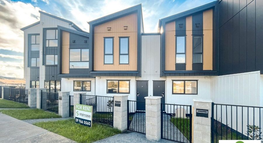  at 6 Red Arches Road, Henderson, Waitakere City, Auckland