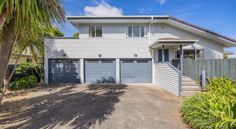  at 2 Redwood Drive, Massey, Auckland