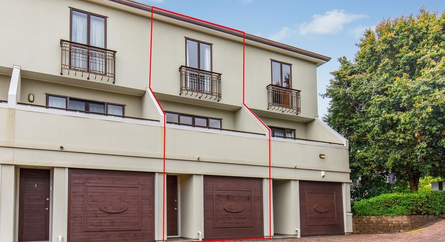  at 2/25 Rossmay Terrace, Kingsland, Auckland