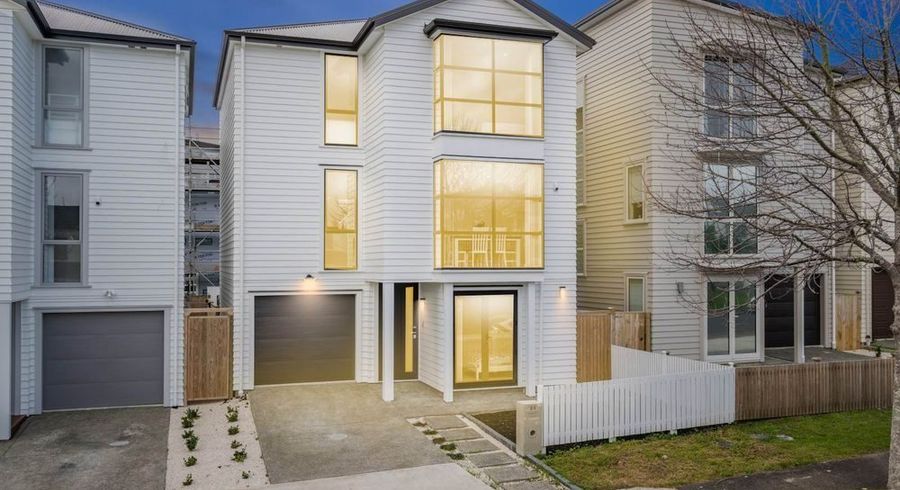  at 24 Stephen Avenue, Henderson, Waitakere City, Auckland