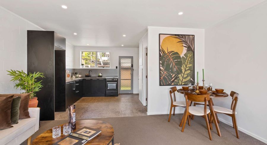  at 1/252 Meola Road, Point Chevalier, Auckland