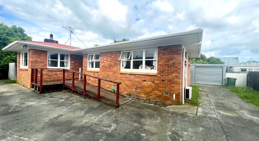  at 2/11 Don Street, Papakura, Auckland