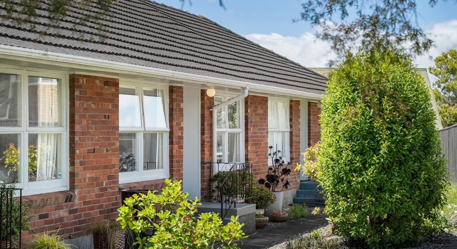  at 2/10 Liston Street, Northcote, North Shore City, Auckland