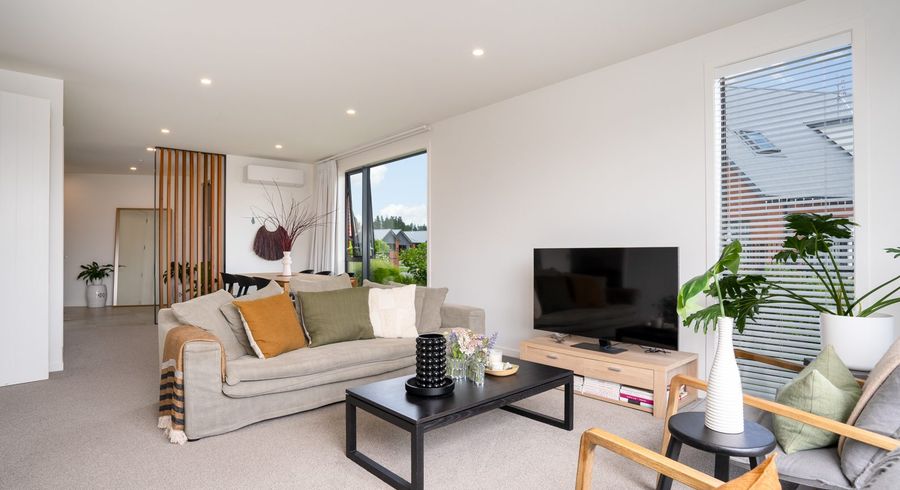  at 10 Garland Lane, Leamington, Cambridge