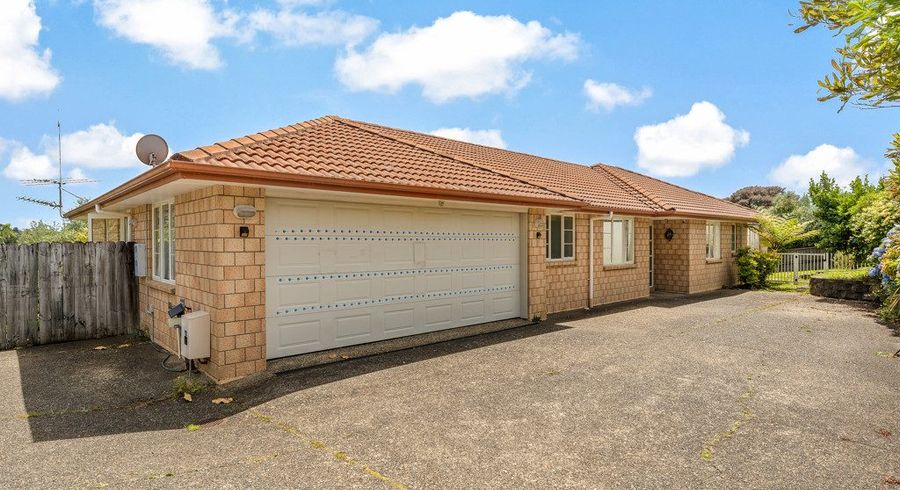  at 29 Leafield Crescent, Henderson, Waitakere City, Auckland