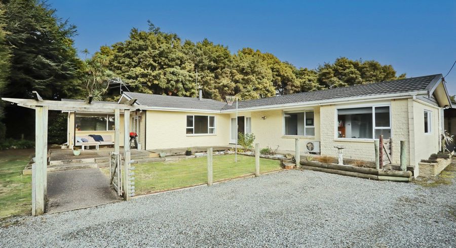  at 106 Black Road, Otatara