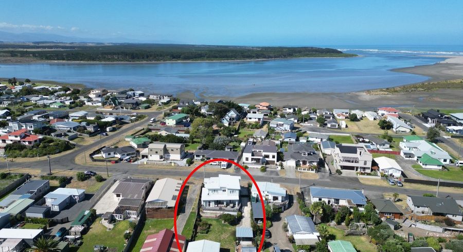  at 9 Roore Street, Foxton Beach, Horowhenua, Manawatu / Whanganui