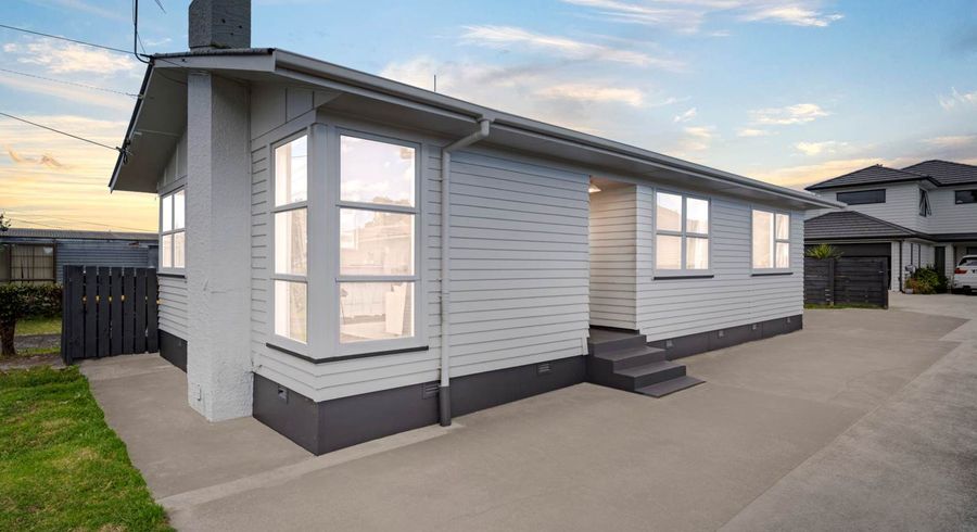  at 55 Larnoch Road, Henderson, Waitakere City, Auckland