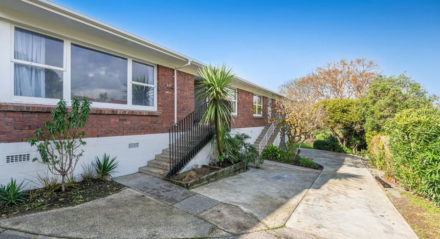  at 2/11 Roberts Avenue, Bayswater, North Shore City, Auckland
