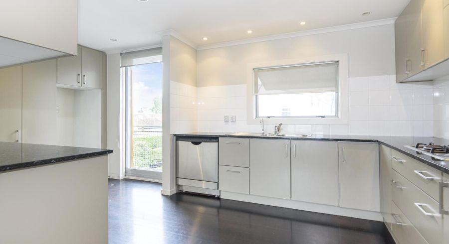  at 2/30 Augustus Terrace, Parnell, Auckland