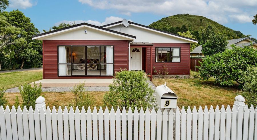  at 8 Plateau Road, Te Marua, Upper Hutt
