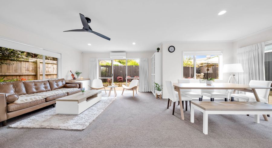  at 2/13 Fratley Avenue, Farm Cove, Manukau City, Auckland