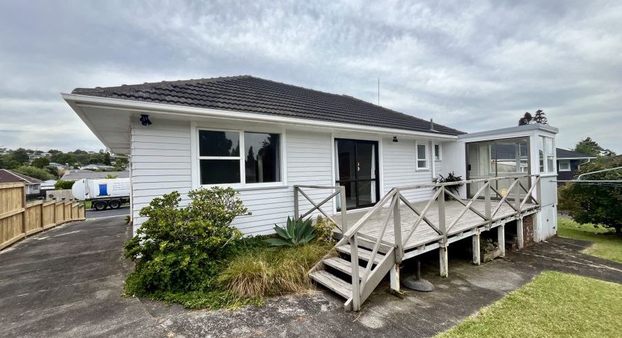  at 11 La Rosa Street, Green Bay, Waitakere City, Auckland
