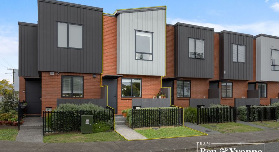  at 34D Coral Crescent, Panmure, Auckland