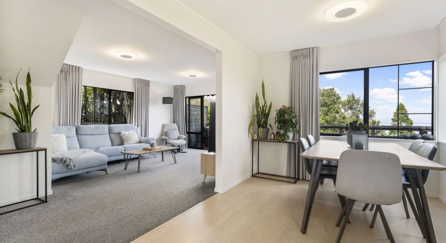  at 2/60 Rangatira Road, Beach Haven, Auckland