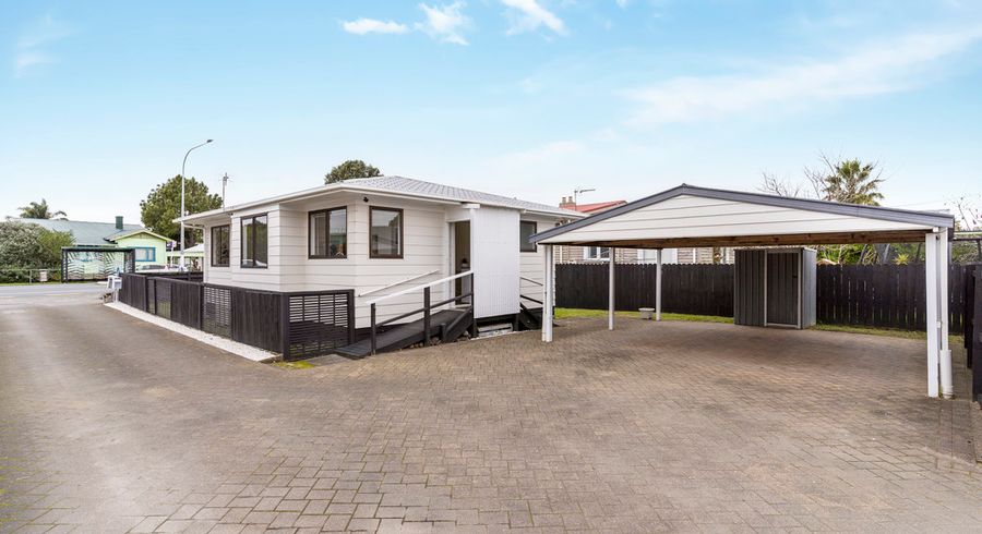  at 140 Rosebank Road, Avondale, Auckland