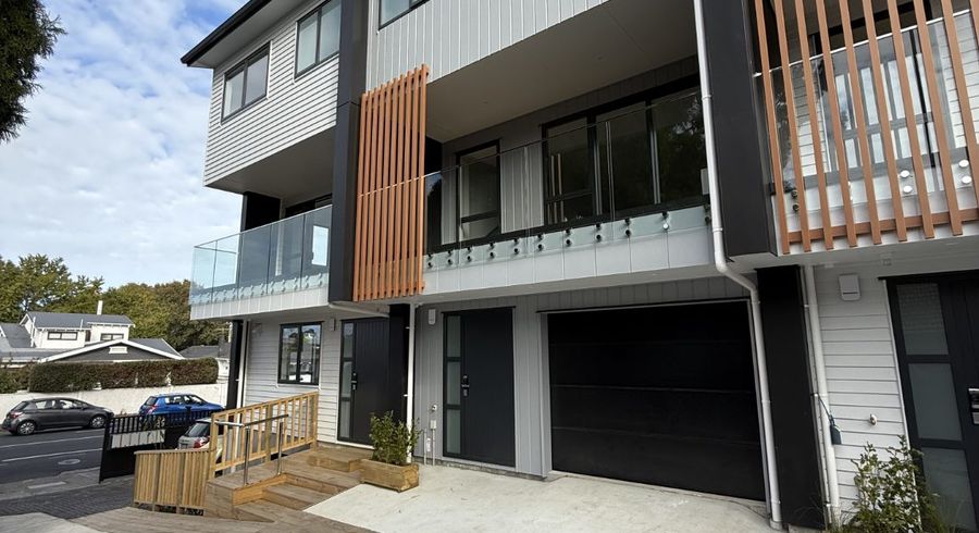  at 2/672 Mt Albert Road, Royal Oak, Auckland City, Auckland