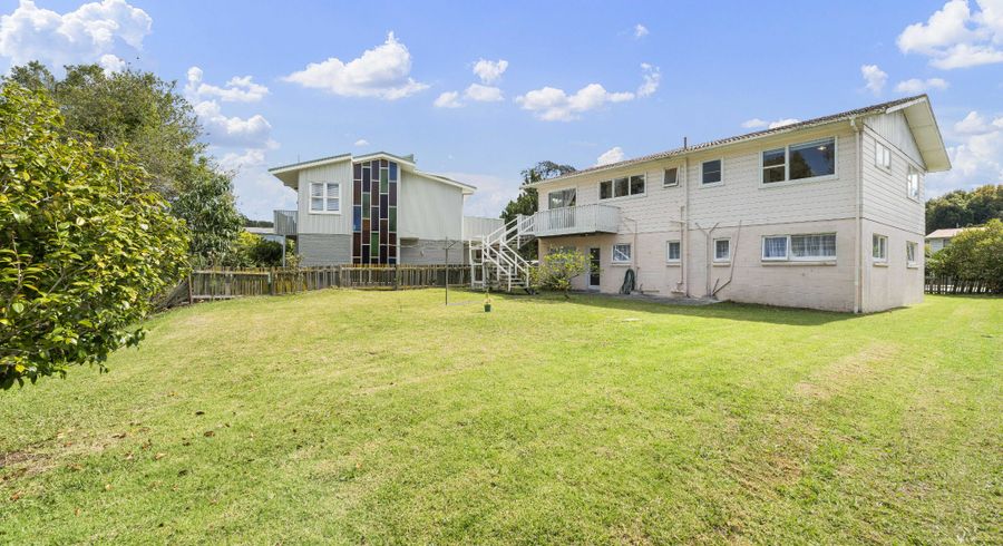  at 21 Bentley Avenue, Glenfield, North Shore City, Auckland